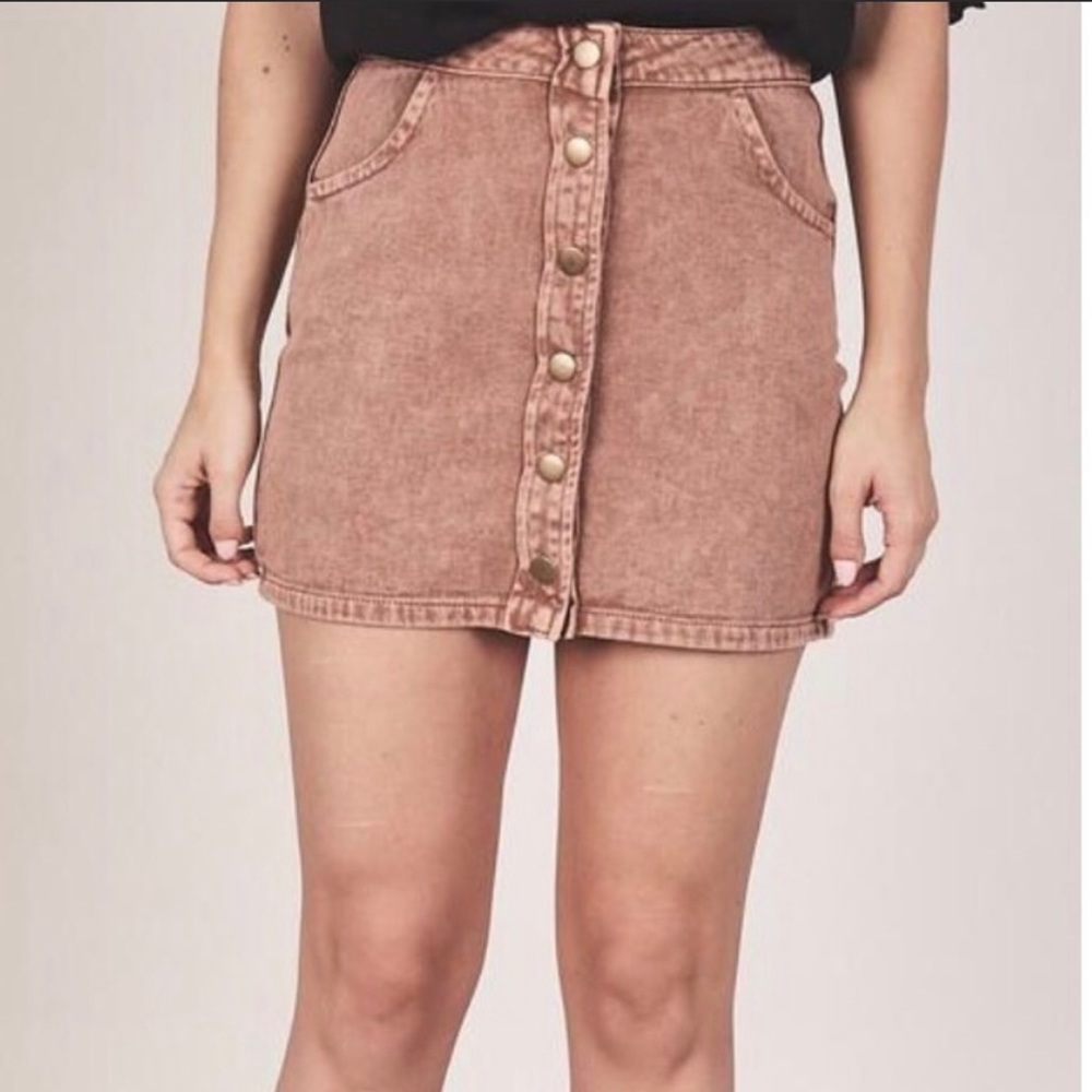 Pocketed front snap button down denim skirt